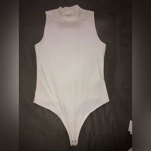 Abercrombie & Fitch white bodysuit bundle (5)